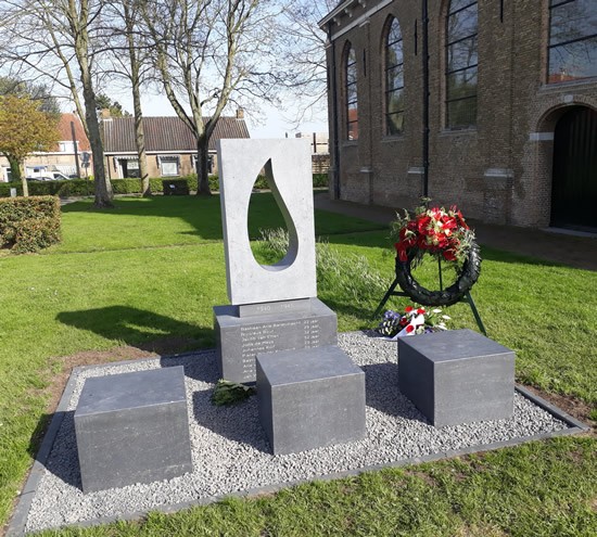 Eerste dodenherdenking bij nieuw oorlogsmonument Westmaas