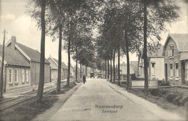 Oude dorpsbeelden Numansdorp en bewoners