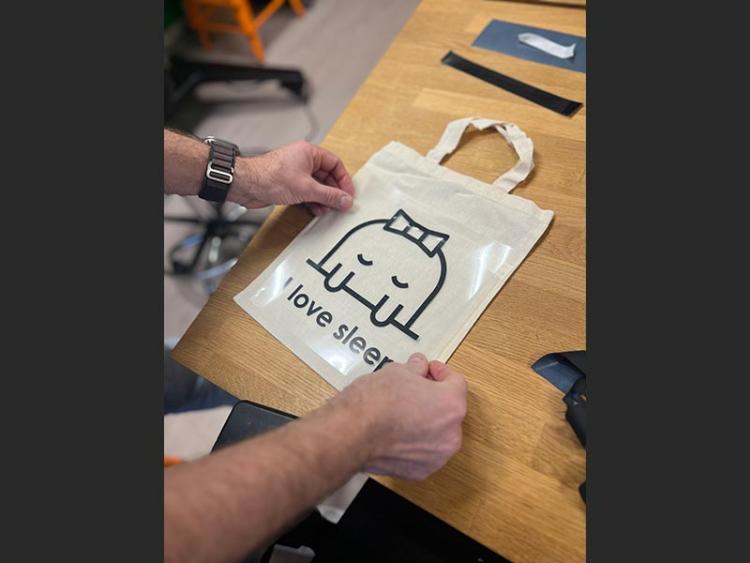 Strandtasje bedrukken met AI afbeeldingen of tekst (8+)