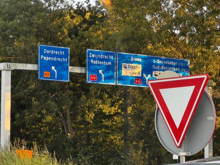 "Bewegwijzering afsluiting Papendrechtsebrug is op veel plekken nog niet aangepast"