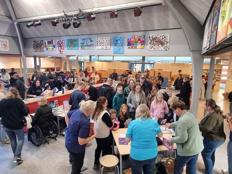 Boekenmarkt als toetje voor leerlingen De Bouwsteen
